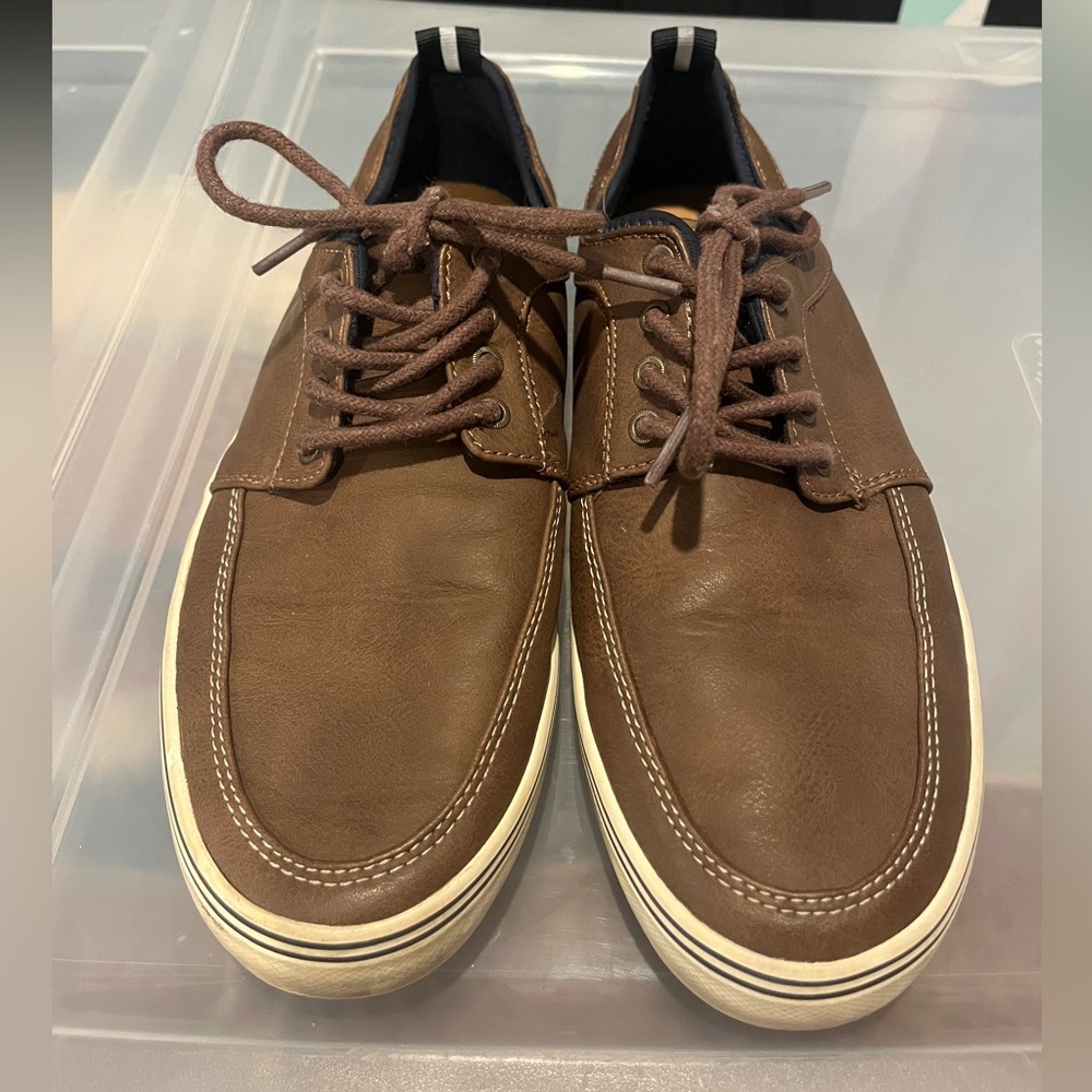 Men’s size 8 dress shoes